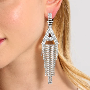 Класическа мода 2023 г. 26 инициали Големи пискюли Обици-висулки с букви за жени Ефектни обеци с блестящи кристали