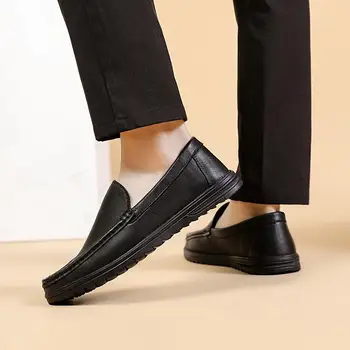 Мъжки кожени обувки, пролетно обувки на точки, висококачествени кожени обувки с мека подметка, мъжки бизнес ежедневни обувки, новост 2023 година